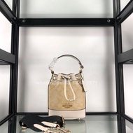 🎀Brand New Free Shipping💙Coach C512 Dempsey 1Mini水桶包｜Color 淺卡其配白色💙配件全齊適合送禮 嚴格檢測貨品絕對完美 自用 禮物 送朋友