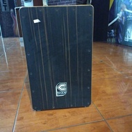 CAJON KONING BETRIX AMARA EBONI -VERSACE07