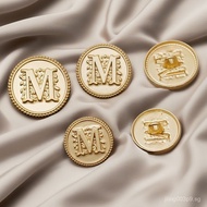 Versatile color letter buttons are carved high-end decorative buttons for women's coats, tops, fur j