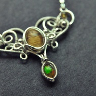 【Shining】－金屬線編織－紅銅鈦晶  蛋白石項鍊