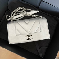 香奈兒/Chanel CF銀色 V紋琺瑯扣鏈條包