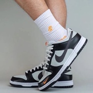Nike - Dunk Low - Black/Orange
