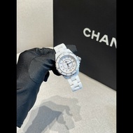 Chanel香奈兒 白陶瓷J12機械腕錶H1629 
 表徑38mm 腕周12 鑽刻裸表