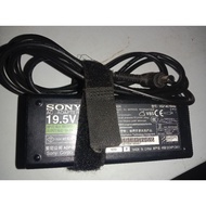 SECOND HAND LAPTOP ADAPTOR 19.V