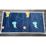 Yuki sheep carpet covering the floor for children to go to school in warm winter - size 60x 120cm