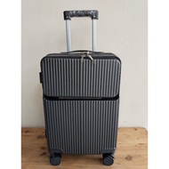 Suitcase Warehouse - 20-inch A2 seriesdeluxe with model DynamicYANG