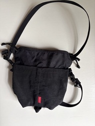 Supreme 黑色斜孭袋