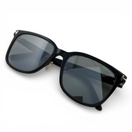 狀況極佳 ▲ TOM FORD FORD TF1136-K Wellington 太陽眼鏡，黑色和金色，尺寸 56⬜︎18 145，帶盒子和眼鏡盒，意大利​​製造，女士款。