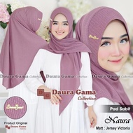 NAURA Pet Sabit Triangle Instant Hijab by Daura Gama
