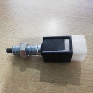 BRAKE SWITCH NISSAN FRONTIER D22