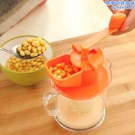 家用手搖水果榨汁機可攜式小型手工擠壓器手動炸果汁手磨豆漿機