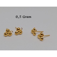 Light Gold Stud Earrings 0.5gram
