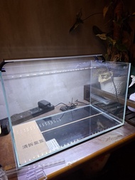 魚缸套裝,包括yee魚缸50×30×27、LED燈、  eden501過濾器  全套出清不單售  馬鞍山交收