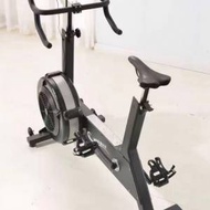 接近全新  CrossFit 風阻健身單車