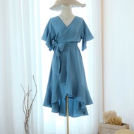 藍色連身裙，適合參加派對的連身裙，適合度假的連身裙，適合海邊的連身裙