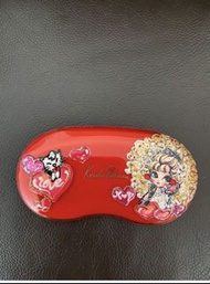 Kesalan Patharan 粉餅盒