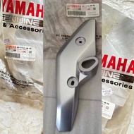 RIGHT TURN SIGNAL LAMP EAR COVER ORIGINAL YAMAHA BYSONKiri 45P-F3122-00-P0 45P-F3132-00-P0