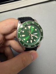 Seiko 5 Sports 綠色錶盤手錶