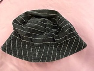 Burberry 深藍色漁夫帽