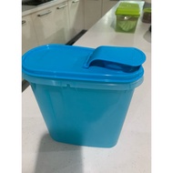 Tupperware beverage buddy 2L blueonly