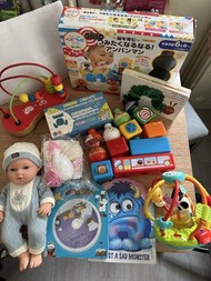 二手嬰幼麵包超人積木套裝、繪本、娃娃、發聲玩具、雙語讀卡機）