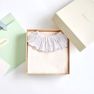 【禮盒組】日本製 包屁衣 (香草白)＋圍兜口水巾 (晨霧灰)滿月禮盒/新生兒禮盒/嬰兒禮盒/出生送禮/新生兒送禮