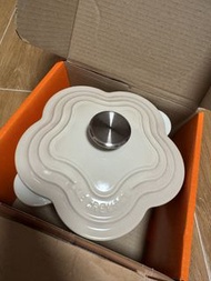 Le Creuset 白色花形鑄鐵鍋(20cm)