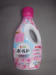 日本P&G 寶潔 Bold 櫻花香味三合一柔順洗衣液 610g