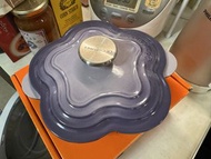 Le Creuset 花形鑄鐵鍋 20cm 藍鈴紫