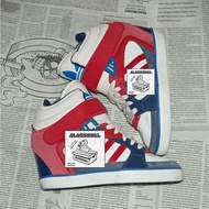 Size [38] /// AMBERLIGHT WEDGES