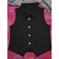 Black vest (price + admin 5,500)