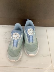Fila 童鞋
