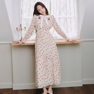 FLAT2112 : SWEET BERRY MIDI DRESS  เดรสยาวสุดปัง เดรสยาวลายดอกโทนครีม ใส่สบาย ผ้าพลิ้วเบา เดรสใส่เที
