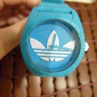 Adidas藍色運動手錶
