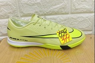 Nike（平底足球鞋）