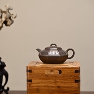 明清家具 窗容量250cc原礦紫泥擷取明清家具之窗的造型