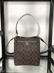 🎀Brand New Free Shipping💙Coach 2312  Town Bucket小號水桶包｜Color 深啡色｜Size 20x22x11 cm💙配件全齊適合送禮 嚴格檢測貨品絕對完美