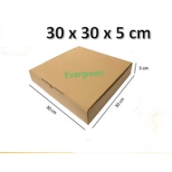 Cardboard 30 x 30 x 5 cm Die Cut accessories box - etc. pizza box model 30x30x5