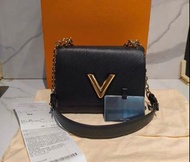 💗二手98新💗 LV黑金水波紋鏈條包 20年購