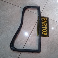 TRIANGLE RUBBER FOR FRONT DOOR GLASS HARDTOP FJ40 BJ40