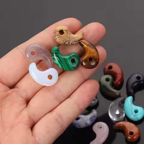 Natural Stone Magatama Yin and Yang Tai Chi Shape Craft Ornaments Healing Crystal Lucky Amulet Comma