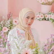 Bella square/ Bella scarf/belelanium scarf belanium scarf/hijab Bella square/Bella square