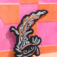 【萬聖節禮物首選】六角恐龍 Bluffie 刺繡別針