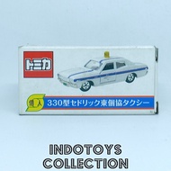 Tomica ~ 330 Nissan Cedric Tokokyo Taxi Personal