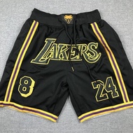 Quần short basketball Lakers màu đen kèm áo hoodie thêu nhỏ.