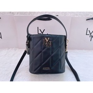 กระเป๋าทรงถัง LYN  NEW ลูกคุณหนู มี 5 สี ใช้งานเเบบถือเเละสะพายข้าง ทรงถังเงินถังทอง