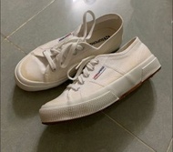 Superga 白色布鞋