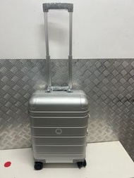 原價原價數千Delsey 20 吋全鋁行李箱；Delsey 20 inch full aluminium for handcarry 54 x 37 x 21cm 54 x 37 x 21cm