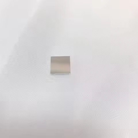 200pcs Total Size 8.9x8.9x1.1mm 720nm To 760nm Narrow Bandpass Filter Glass