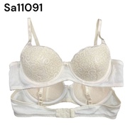 V Sa11091 branded bra with underwire size 34